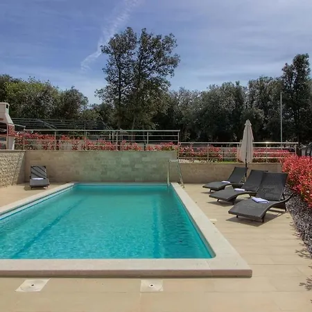 Charming Marisol 200m From The Villa Banjole