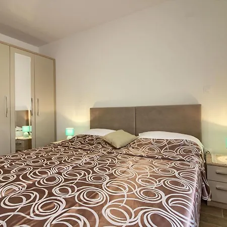 Charming Marisol 200m From The * Banjole