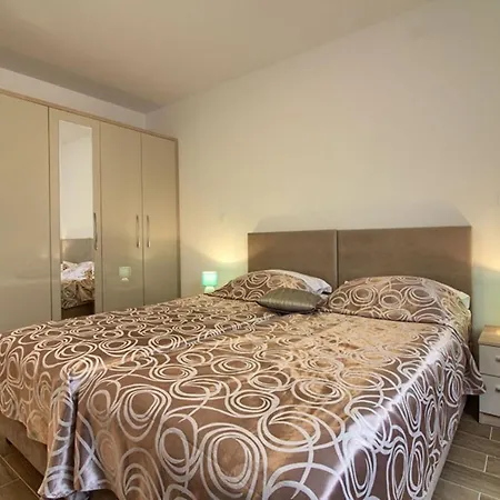 Charming Marisol 200m From The Vila Banjole