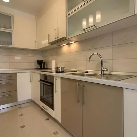 Charming Marisol 200m From The Banjole