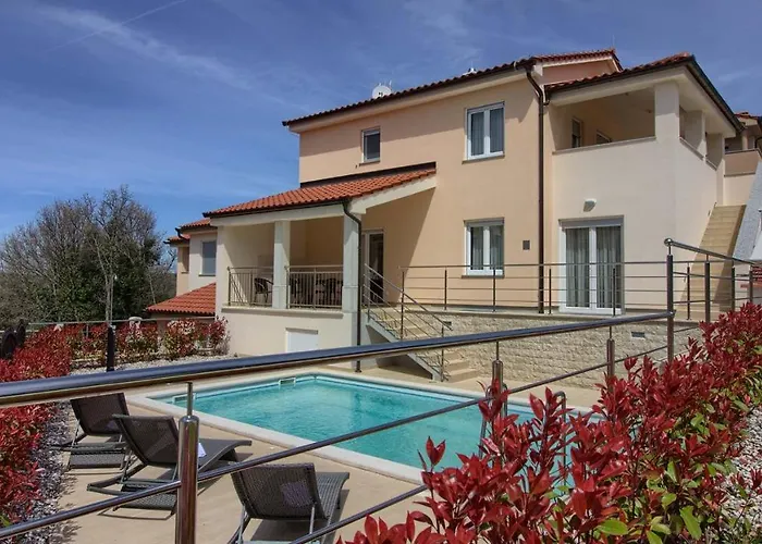 Charming Marisol 200m From The Villa Banjole