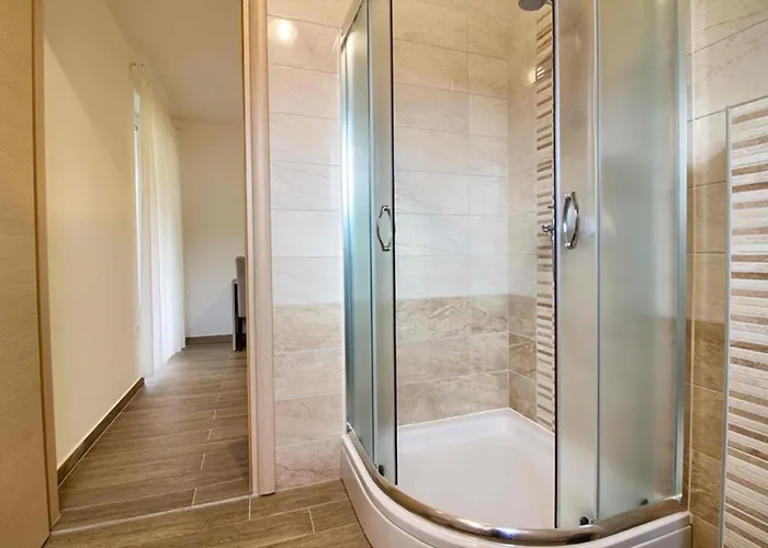 Charming Marisol 200m From The Villa Banjole