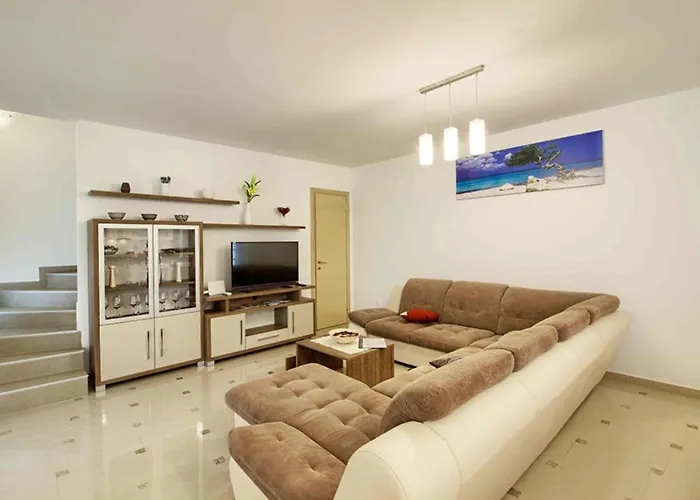 Vila Charming Marisol 200m From The Banjole