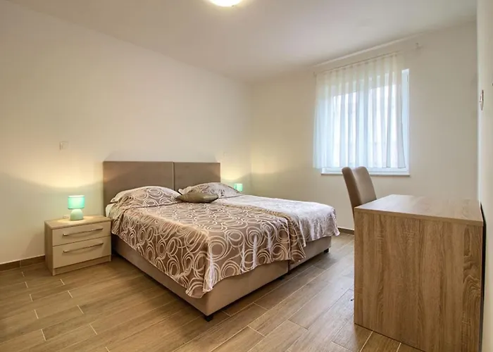 Charming Marisol 200m From The Villa Banjole