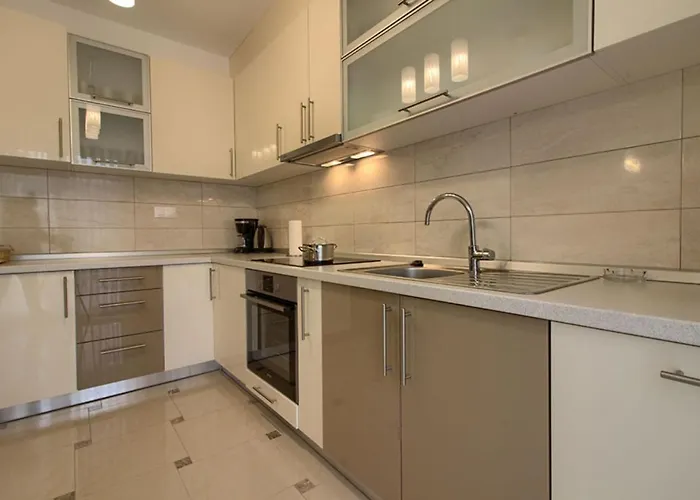 Charming Marisol 200m From The Banjole