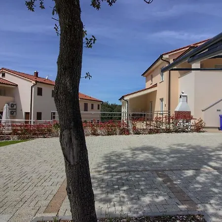 Charming Marisol 200m From The Vila Banjole