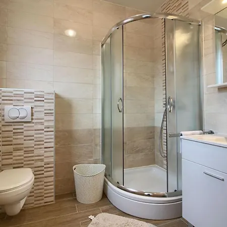 Charming Marisol 200m From The * Banjole